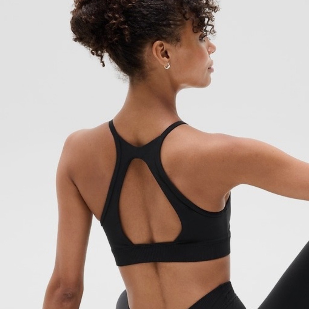 Athleta Transcend High Neck Sports Bra Size M in Black